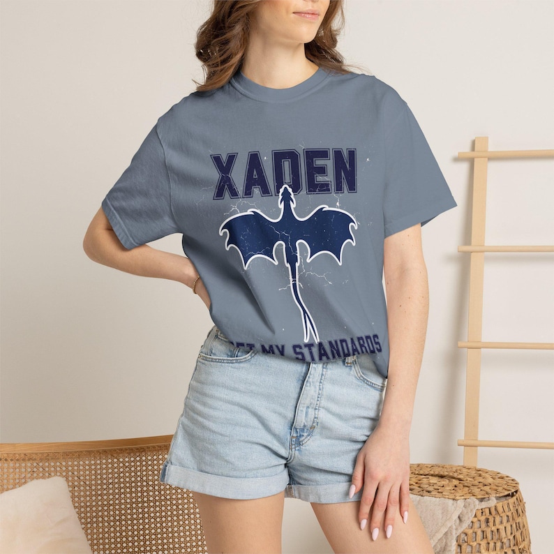 Xaden Riorson shirt white tee with navy dragon set my standards too high print, mirror selfie pink bedroom