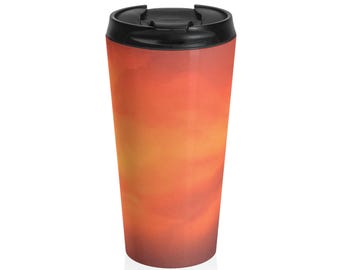 Vaso de viaje abstracto FIERY SUNSET de 15 oz, cielo naranja con nubes vibrantes