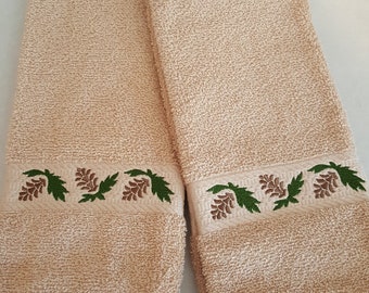 Pinecone Set of 2 Hand Towels, Bathroom Towels, Pine Cone Embroidery, Beige Towels, Mother's Day Gift, Cabin Towels
