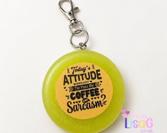 Llavero perfumado Freshie UK, dije para bolso con diseño de café y sarcasmo, regalo de perlas aromáticas de perfume