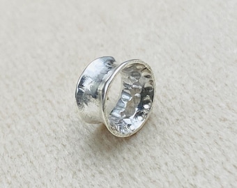 Handgemaakte tunnelplug van gehamerd sterlingzilver: bolle oormeters/1 paar plug