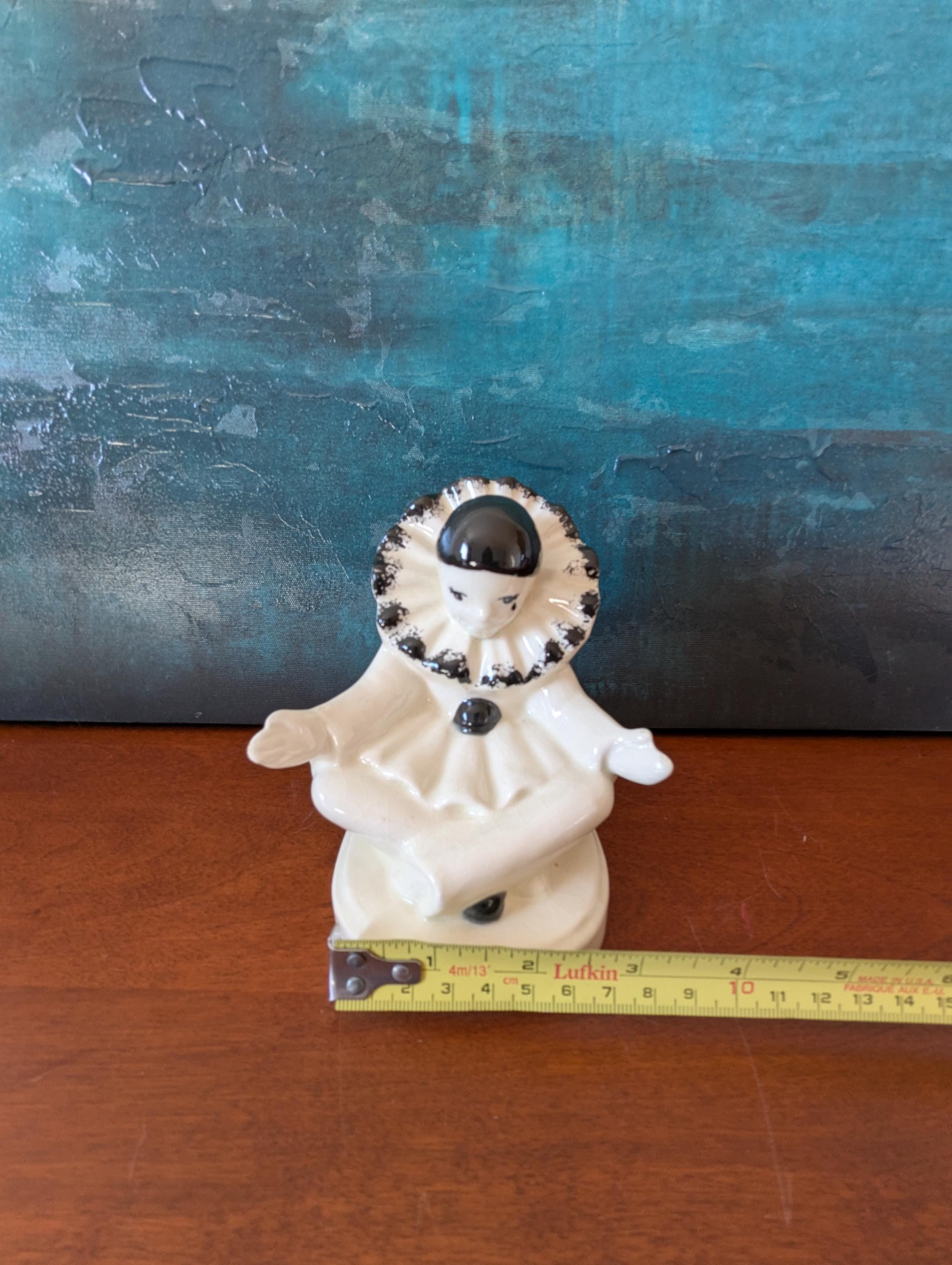 Vintage Ceramic L Pierrot Figurine. - Etsy Israel