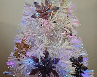 Handmade Resin Snowflake Ornament: Glitter Christmas Tree Decoration
