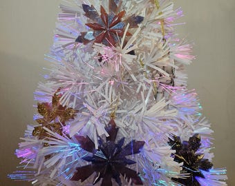 Handmade Resin Snowflake Ornament: Christmas Tree Decoration