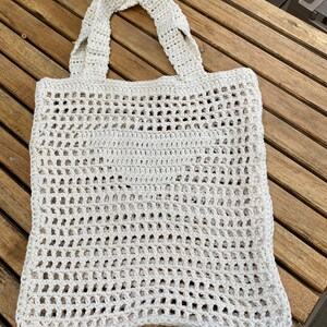 Modello all'uncinetto per borsa da spiaggia alla moda ispirata a Prada, PDF scaricabile immediatamente, uncinetto per amanti della moda, schema passo dopo passo con terminologia statunitense immagine 2
