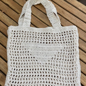 Modello all'uncinetto per borsa da spiaggia alla moda ispirata a Prada, PDF scaricabile immediatamente, uncinetto per amanti della moda, schema passo dopo passo con terminologia statunitense immagine 3