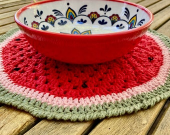 Cute granny circle watermelon slice crochet placemats , trendy table decoration, table décor hostess housewarming gift, summer time fun