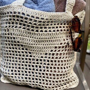Modello all'uncinetto per borsa da spiaggia alla moda ispirata a Prada, PDF scaricabile immediatamente, uncinetto per amanti della moda, schema passo dopo passo con terminologia statunitense immagine 4
