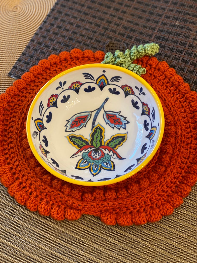 Large textured Rustic farmhouse handmade crochet pumpkin placemat, trivet decor placemats, autumn table safe decoration, hostess gift fall image 5