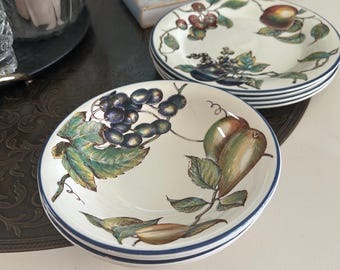 Pier 1 Macintosh Fruit Pattern Dinner Plates & Soup Bowls | Made in England | Discontinued Cottagecore Dinnerware | Set of 4