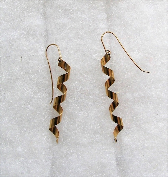 Vintage 14K Gold Spiral Ribbon Dangle Earrings