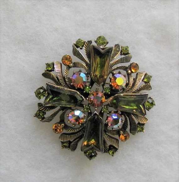 Florenza Green Gold Arrow Rhinestone Pin/Brooch