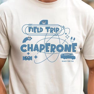 T-shirt pour chaperon de sortie scolaire | T-shirt du personnel de sortie scolaire, design badge rétro