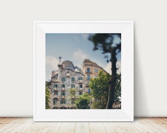 Barcelona photograph, Gaudi architecture print, Casa Batlló print, Spanish decor, travel photography, wanderlust art, European decor