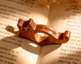 Sujetapáginas de madera personalizado con diseño de gato - Anillo para el pulgar grabado