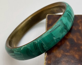 Bracciale rigido vintage in malachite con mosaico in bronzo, stile boho anni '70, con intarsio di pietre preziose verdi, bracciale impilabile, gioiello fatto a mano, regalo per lei