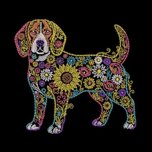 Pode incluir: Um design de bordado de um cão beagle em pé de perfil, preenchido com um padrão colorido de girassóis, margaridas e papoulas em tons de amarelo, rosa, azul e branco, delineado com fio vibrante sobre um fundo preto sólido.