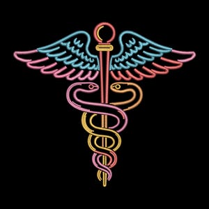 Puede incluir: Un símbolo del Caduceo de estilo neón, un emblema médico, sobre un fondo negro. El diseño presenta un bastón central con dos serpientes entrelazadas, coronado por alas. Los colores incluyen rosa, amarillo, naranja y azul.