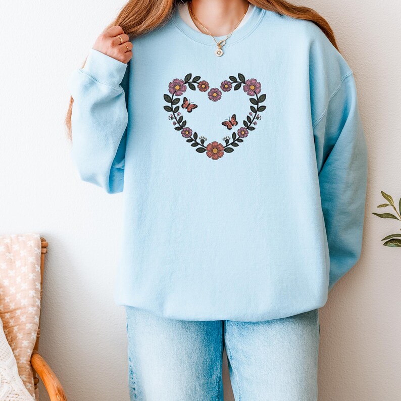 Butterfly Floral Heart Embroidery Design – Romantic Nature Wreath ...