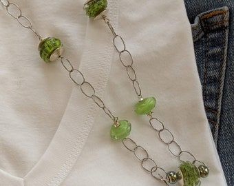 Sterlingzilveren ketting: schakel met groene kunstglaskralen, 32 inch