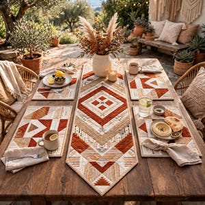 Weihnachtstischläufer-Muster (PDF), gestepptes Platzdeckchen-Muster, festliche Tischdecke, Chevron-Weihnachts-Patchwork, Tischdeko-Set