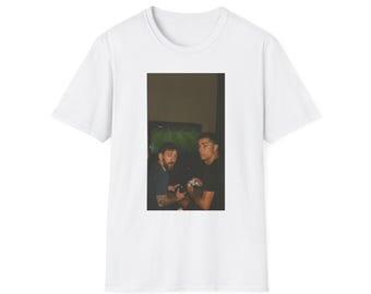 Camiseta divertida con diseño de Ronaldo vs Messi jugando al FIFA / Caricatura de jugador de fútbol