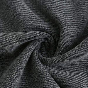 Peut inclure: Ensemble de trois mugs en c&eacute;ramique cr&egrave;me tachet&eacute;e. Chaque mug pr&eacute;sente un motif floral peint &agrave; la main en bleu, vert et jaune. Les mugs ont une forme arrondie simple et une anse confortable.