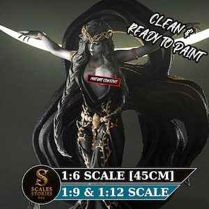 Könnte beinhalten: Detaillierte Statue einer Frau mit langem Haar, die ein schwarzes Kleid mit goldenen Akzenten und eine Krone trägt. Die Statue ist 45 cm hoch und im Maßstab 1:6. Der Text lautet "CLEAN & READY TO PAINT" und "MATURE CONTENT".
