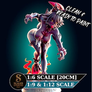 Könnte beinhalten: Eine graue Harzfigur einer Kreatur mit wolfsähnlichen Zügen, gelben Augen und herausgestreckter Zunge. Die Figur steht auf einem Sockel mit Flammendetails. Text: CLEAN & READY TO PAINT, 1:6 SCALE [20CM], 1:9 & 1:12 SCALE, SCALES STORIES D&C.