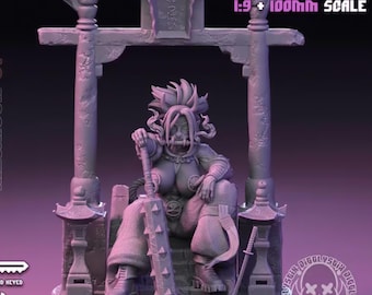 Peut inclure: Une figurine en résine violet clair intitulée Temple Guardian Oni, 351 x 379 x 261 mm, échelle 1:9 + 100mm. La figurine est assise sous un portail torii, tenant une grande massue à pointes, avec une épée posée sur une base circulaire.