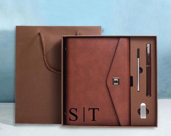 Set di diari in pelle vegana personalizzati con scatola regalo e penna in omaggio