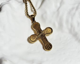 18k guldpläterat korshalsband för vardagsbruk Vattentätt och missfärgningsfritt kristet smycke, elegant rostfritt stål religiös present till henne