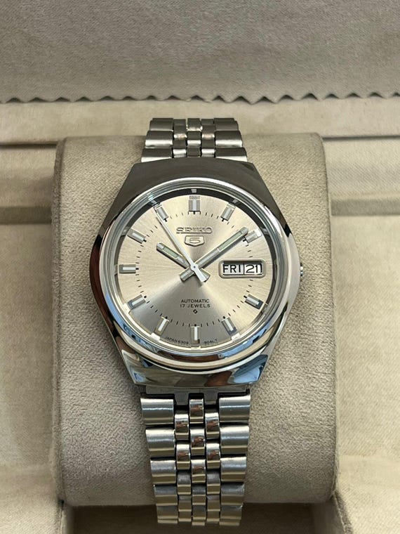 SEIKO 5 ヴィンテージ　オートマチック Vintage Seiko 5 Automatic Men's Watch: 17 Jewels Stainless Steel