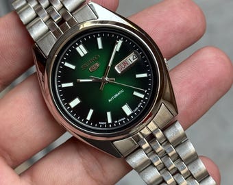 Vintage Seiko 5 Automatic Watch • Green Sunburst Dial, Jubilee Bracelet