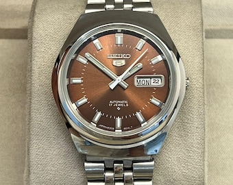 Vintage Seiko 5 Automatic Men's Watch: Japan Made Stainless Steel Day-Date