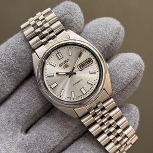 Vintage Seiko 5 Automatic Watch • Herrarmbandsur i rostfritt stål