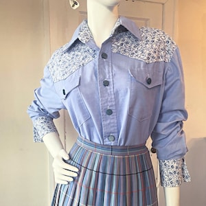 Vintage 1970s Blue Floral Chambray Western Shirt size Large