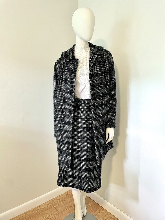 Vintage 1960s Black & White Tweed Coat and Skirt … - image 3