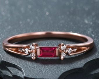 Bague empilable minimaliste dorée rubis fine baguette fine, cadeau pour elle