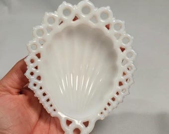 Vintage Westmoreland Milk Glass Lace Edge Shell Trinket Dish