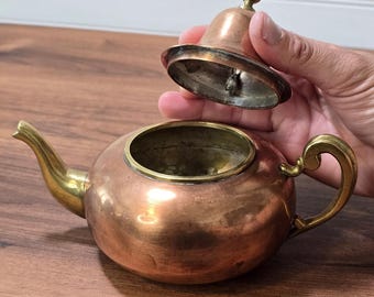Vintage Copper Teapot Hidden Bell Lid Brass Handle Spout Cottage Tea Kettle