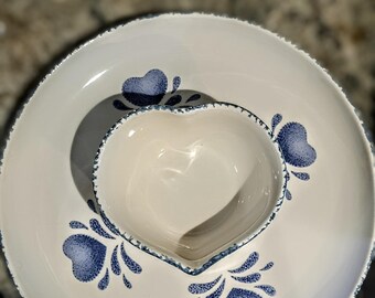 Vintage 1992 Spongeware Chip und Dip Set, Steingut mit blauem Herzmuster