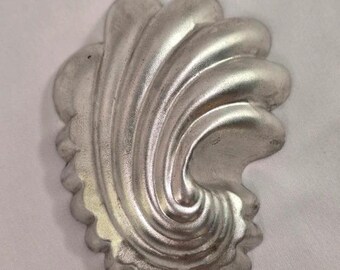 Ornate Aluminum Baking Mold Swirl Shell Design Vintage Kitchen Decor