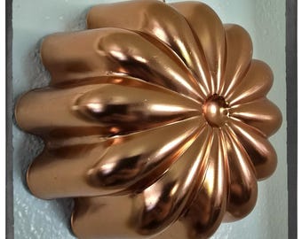 Vintage ausgebogten Blumen Jello Form Kupfer Ton