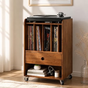 Supporto per giradischi in legno, realizzato a mano in stile Mid-Century Modern, con vano porta vinili, cassetto e ruote.