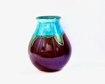 Vintage studio art pottery vase. Approx. 5in high