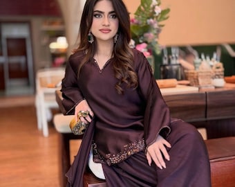 Elegante traje Farshi Shalwar, vestido de seda pakistaní hecho a mano con bordados, atuendo formal para invitada de boda.