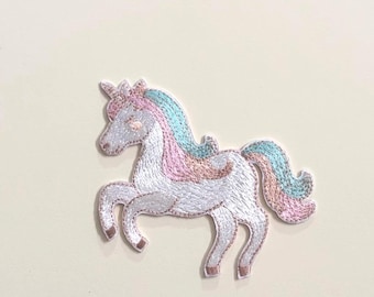 パステルカラーのユニコーン刺繍パッチ、粘着式アップリケ、ノートパソコン用デカール