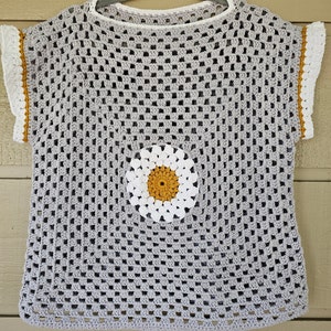 Daisy Granny Tee