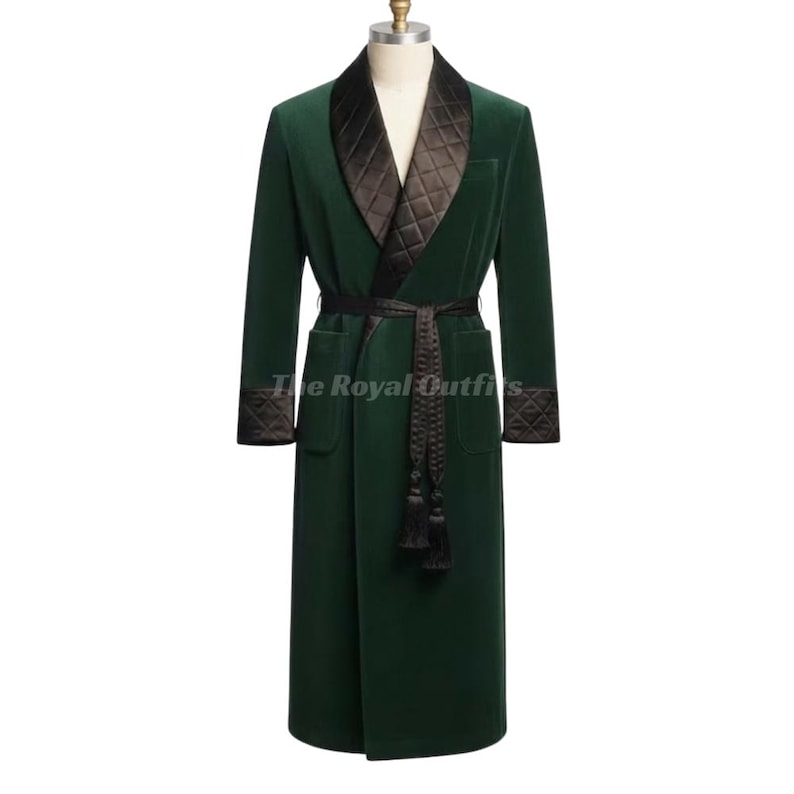 Close-up of black quilted shawl lapels on green velvet smoking jacket, showing luxury velvet contrast, vintage smoking coat detailing, and historical British tailoring inspiration.